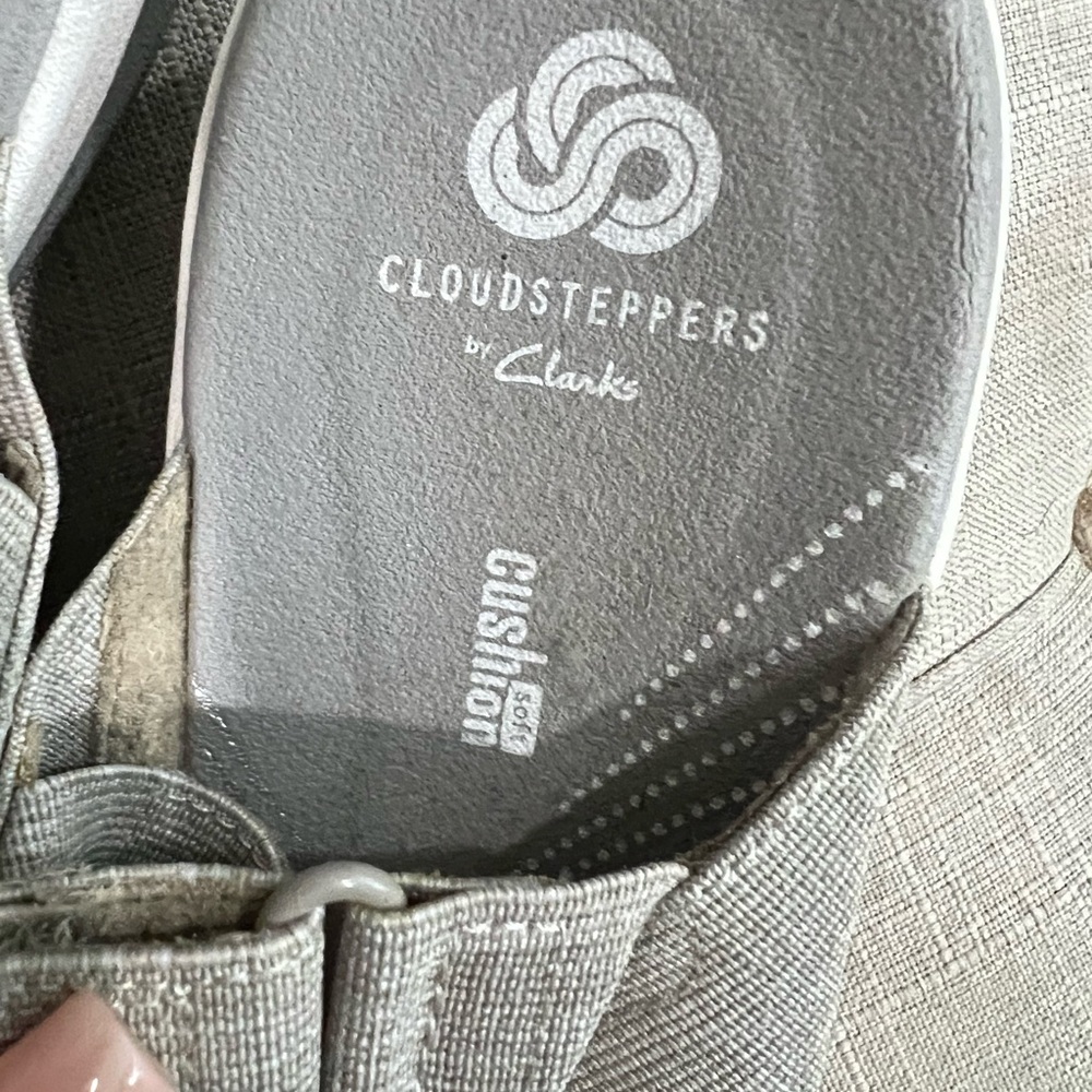Clarks Cloud Steppers Women's Elegant Gray Sandals - Picture 3 of 4